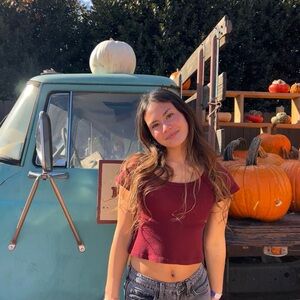 Meet your Posher, Capri